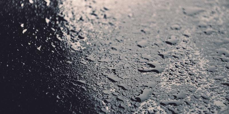 工业风设计与主线网络：构建高效数字营销的内容策略与信息架构