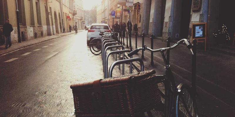 工业风设计与数字营销的融合：如何运用色彩心理学优化网站SEO与用户行为